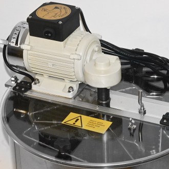 Smielatore con contenitore Mellarius OptiLine 3 telai con motore elettrico 230V P40