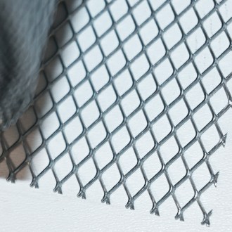 Rete per apicoltura - Lamiera stirata zincata 3/0,6 - larghezza 42 cm - rotolo 10 m